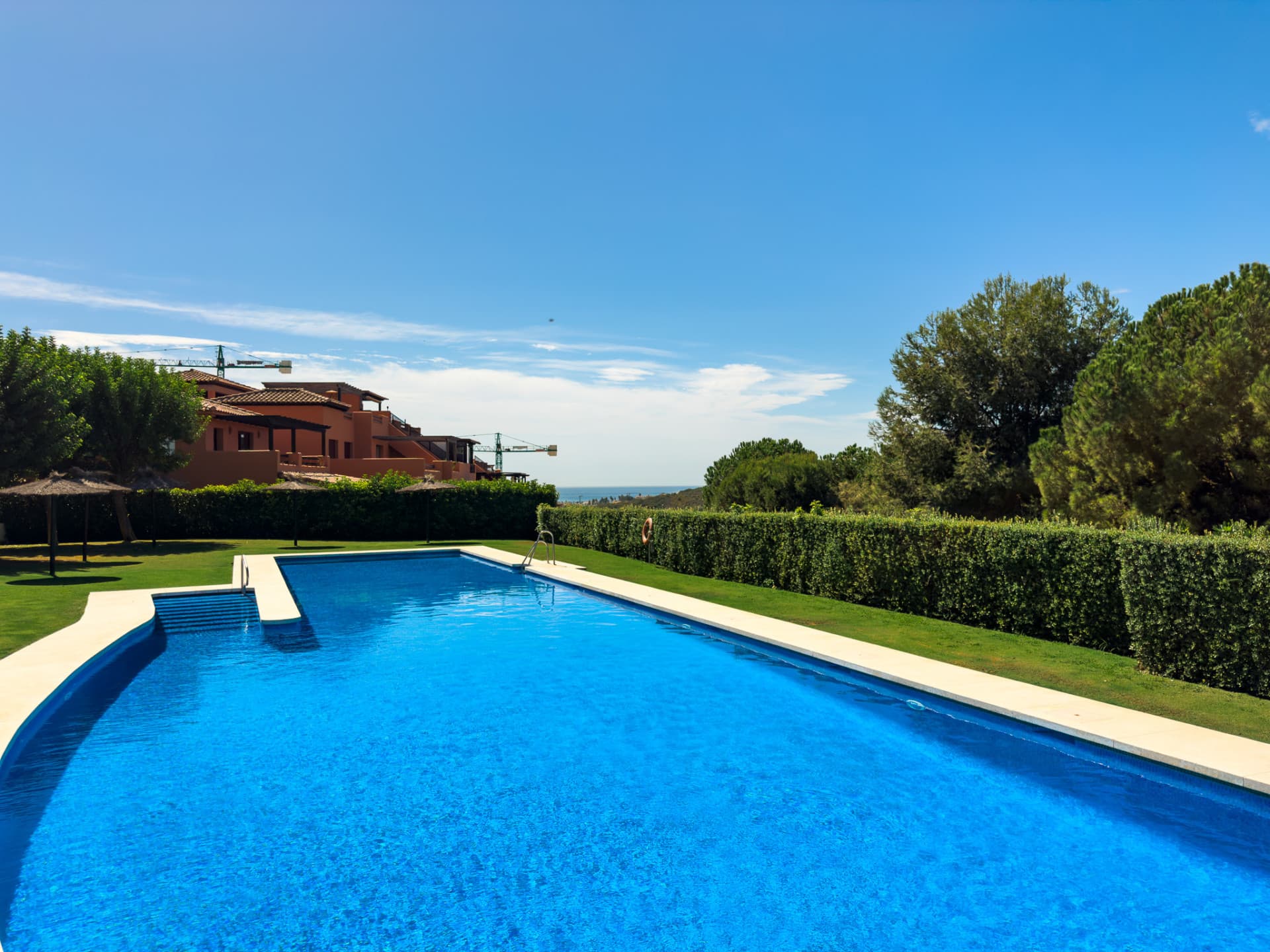 ÁTICO CON GRAN TERRAZA, SOLARIUM, VISTAS ABIERTAS Y LATERALES AL MAR!