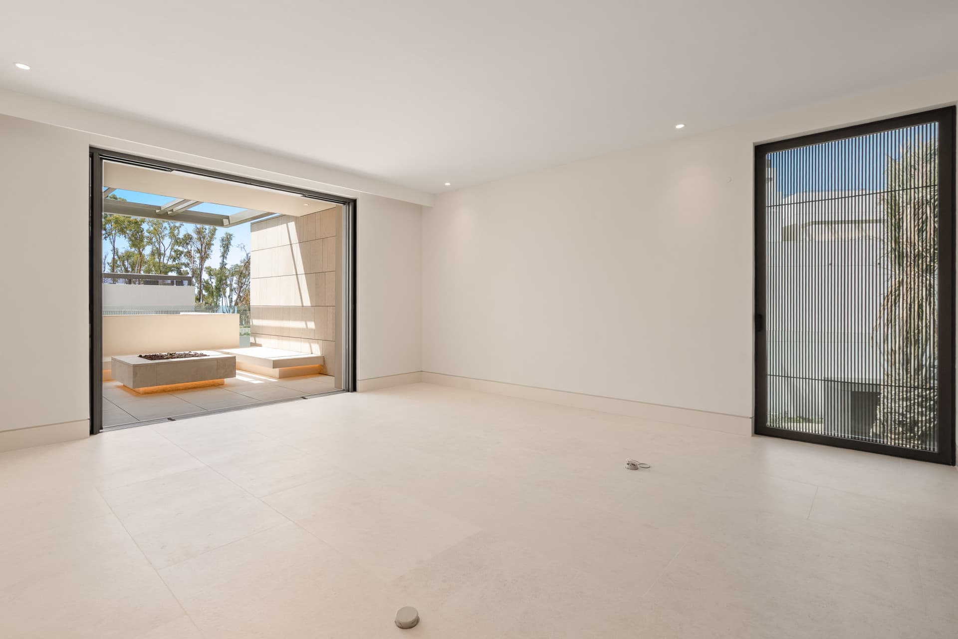 Luxurious 4-bed Apartment in the Prestigious UNO Marbella