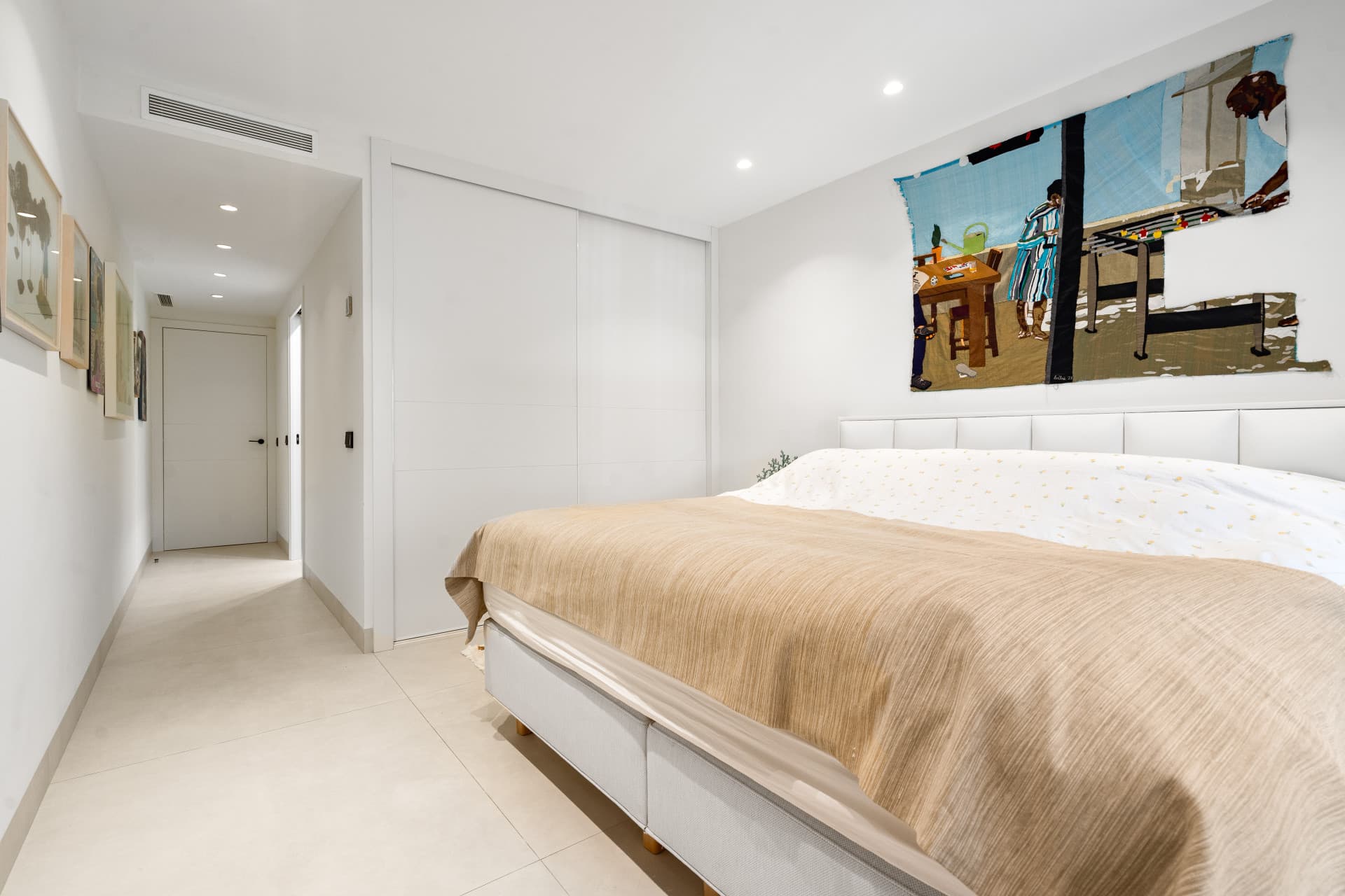 Stunning Fully Renovated 4-Bedroom Apartment in Playas del Duque – Puerto Banús