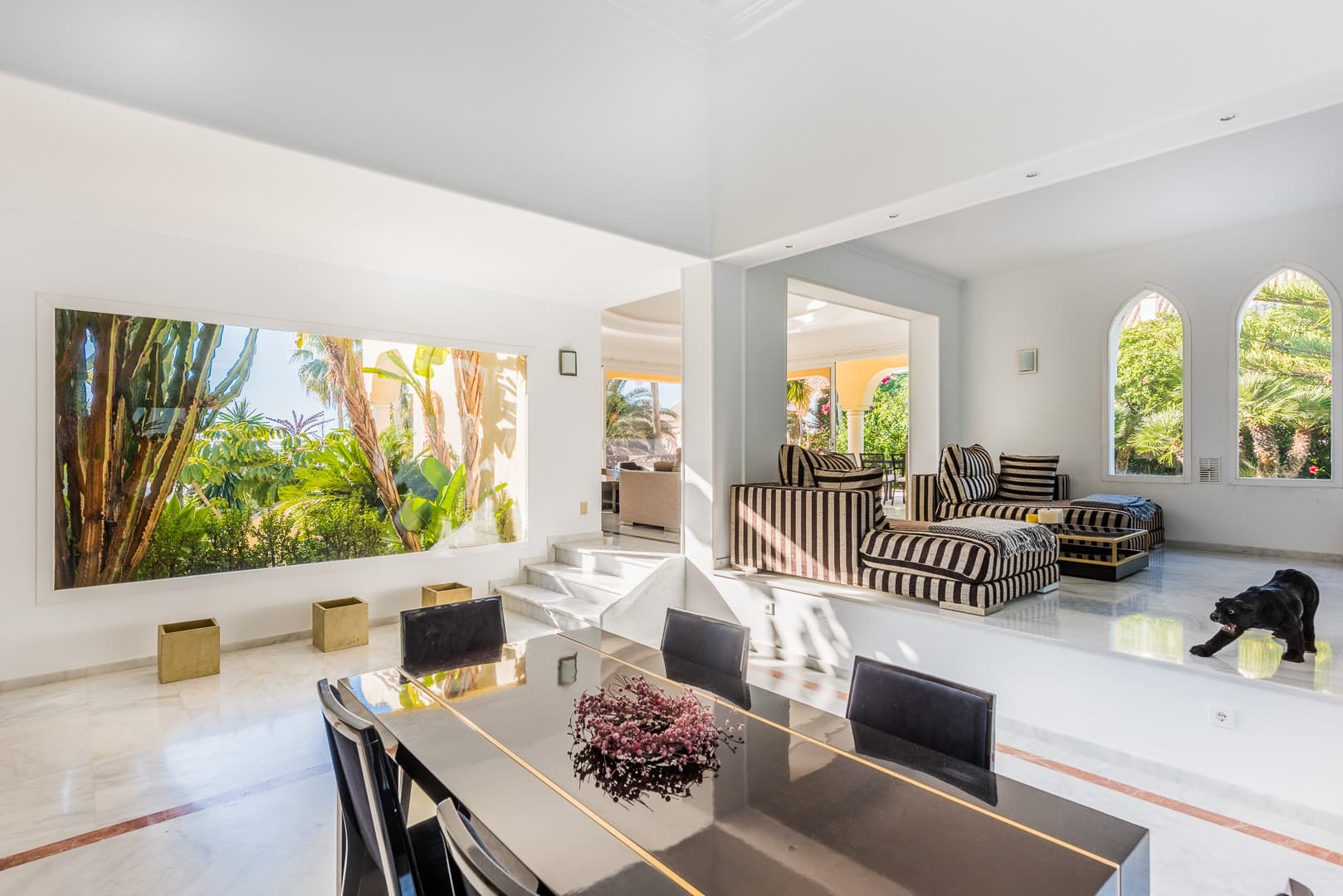 4 bed Villa for sale in Bahia de Marbella close to the beach.