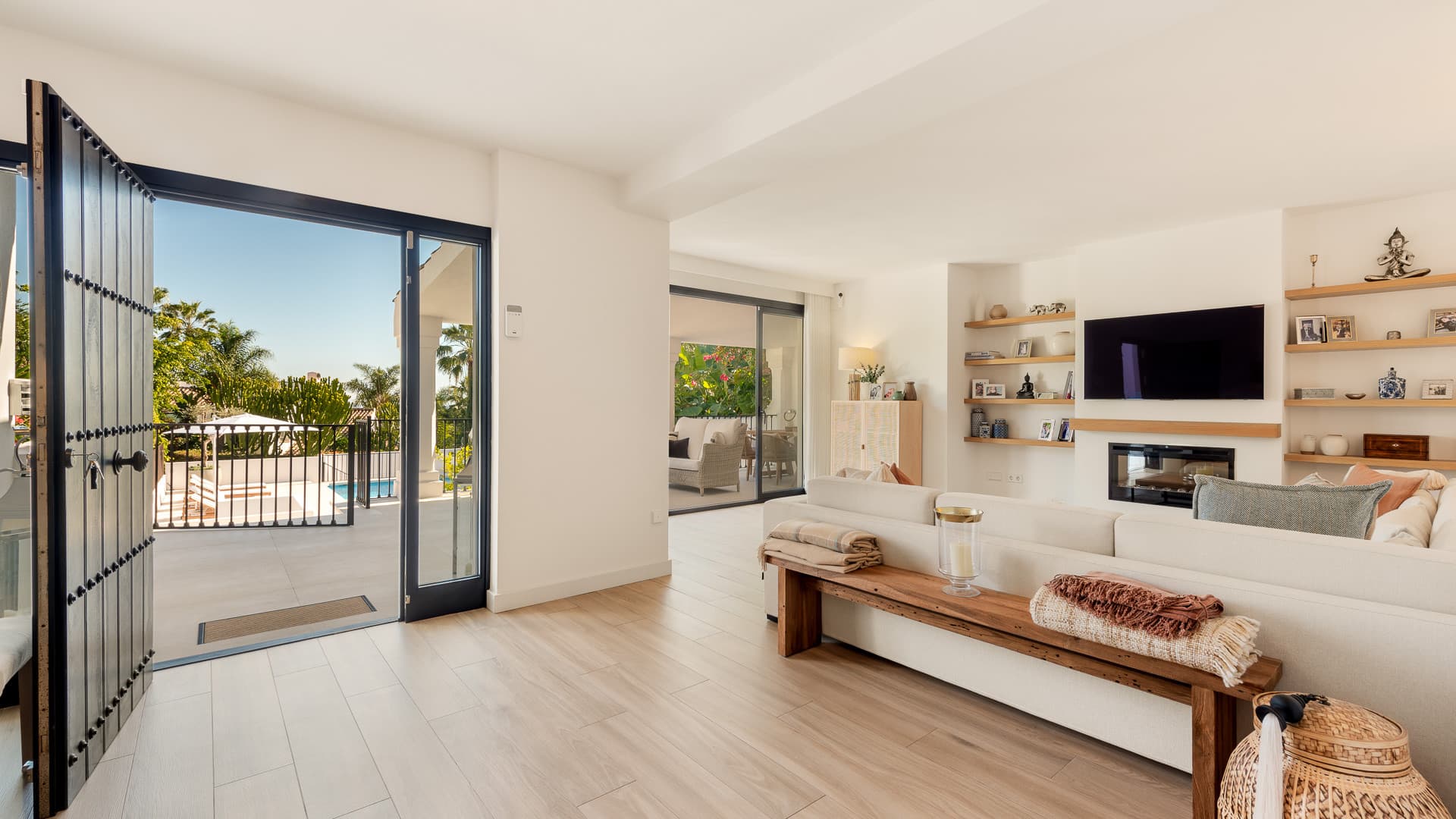 Villa Verano - Stunning recently renovated villa with excellent sea views situated in Sierra Blanca, Marbella