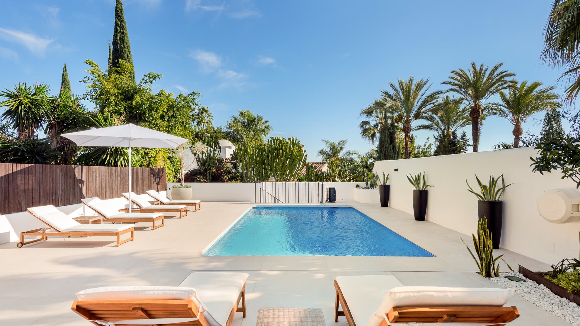 Villa Verano - Stunning recently renovated villa with excellent sea views situated in Sierra Blanca, Marbella