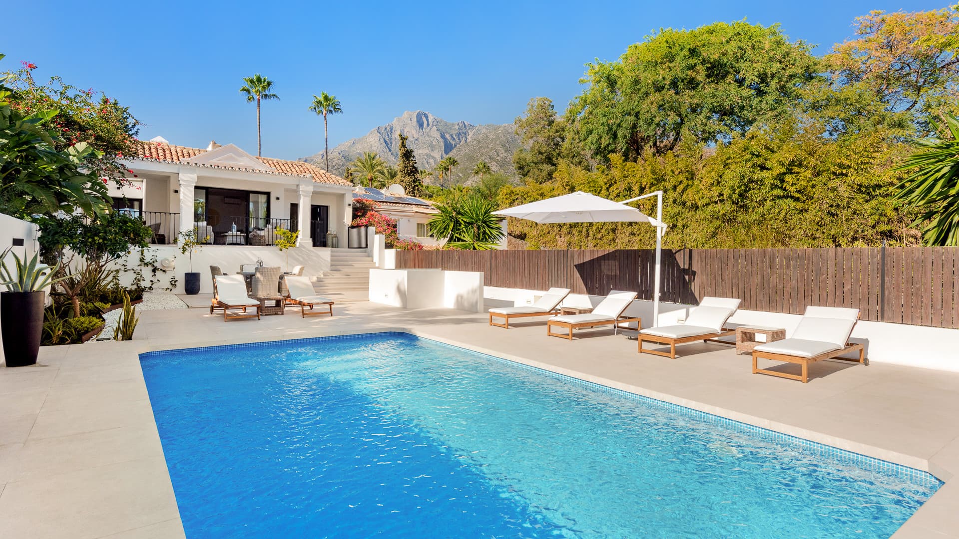 Villa Verano - Stunning recently renovated villa with excellent sea views situated in Sierra Blanca, Marbella