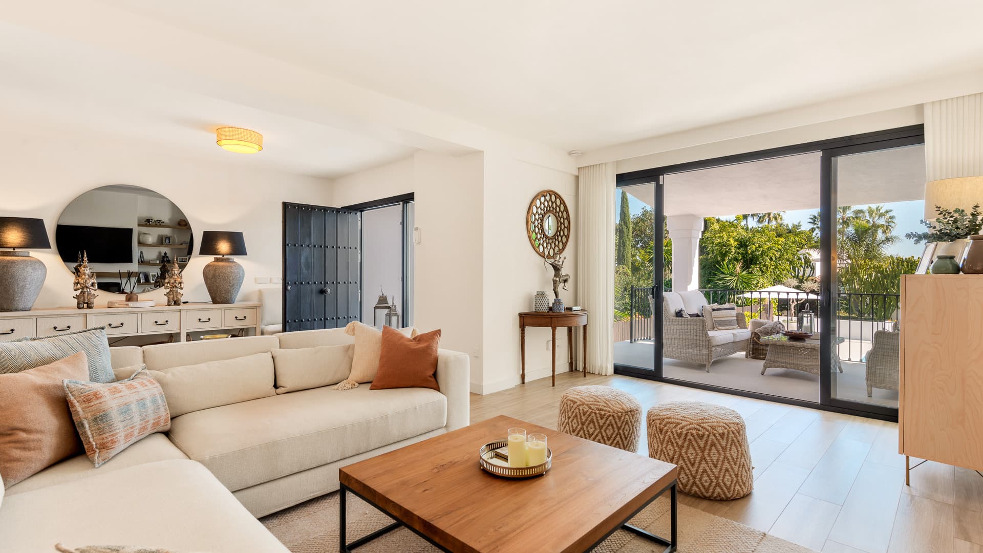 Villa Verano - Stunning recently renovated villa with excellent sea views situated in Sierra Blanca, Marbella