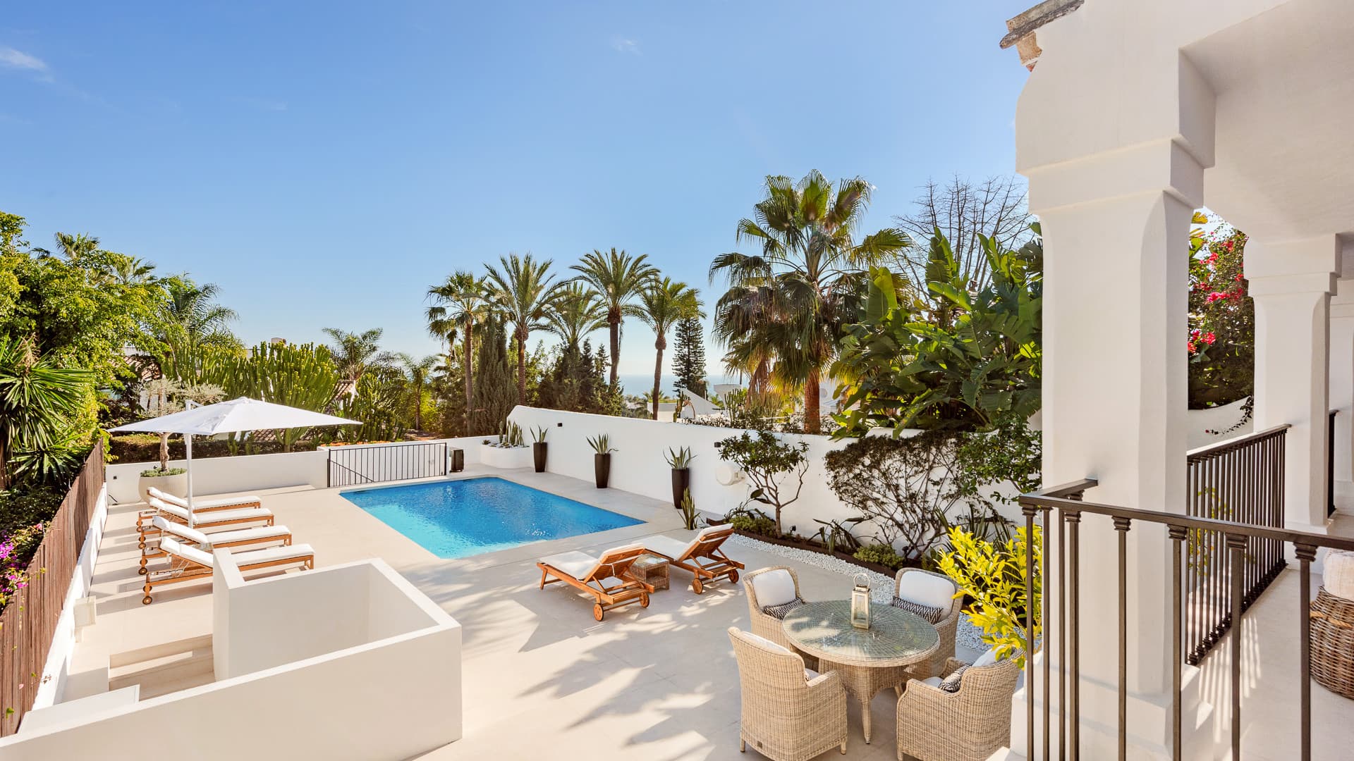 Villa Verano - Stunning recently renovated villa with excellent sea views situated in Sierra Blanca, Marbella