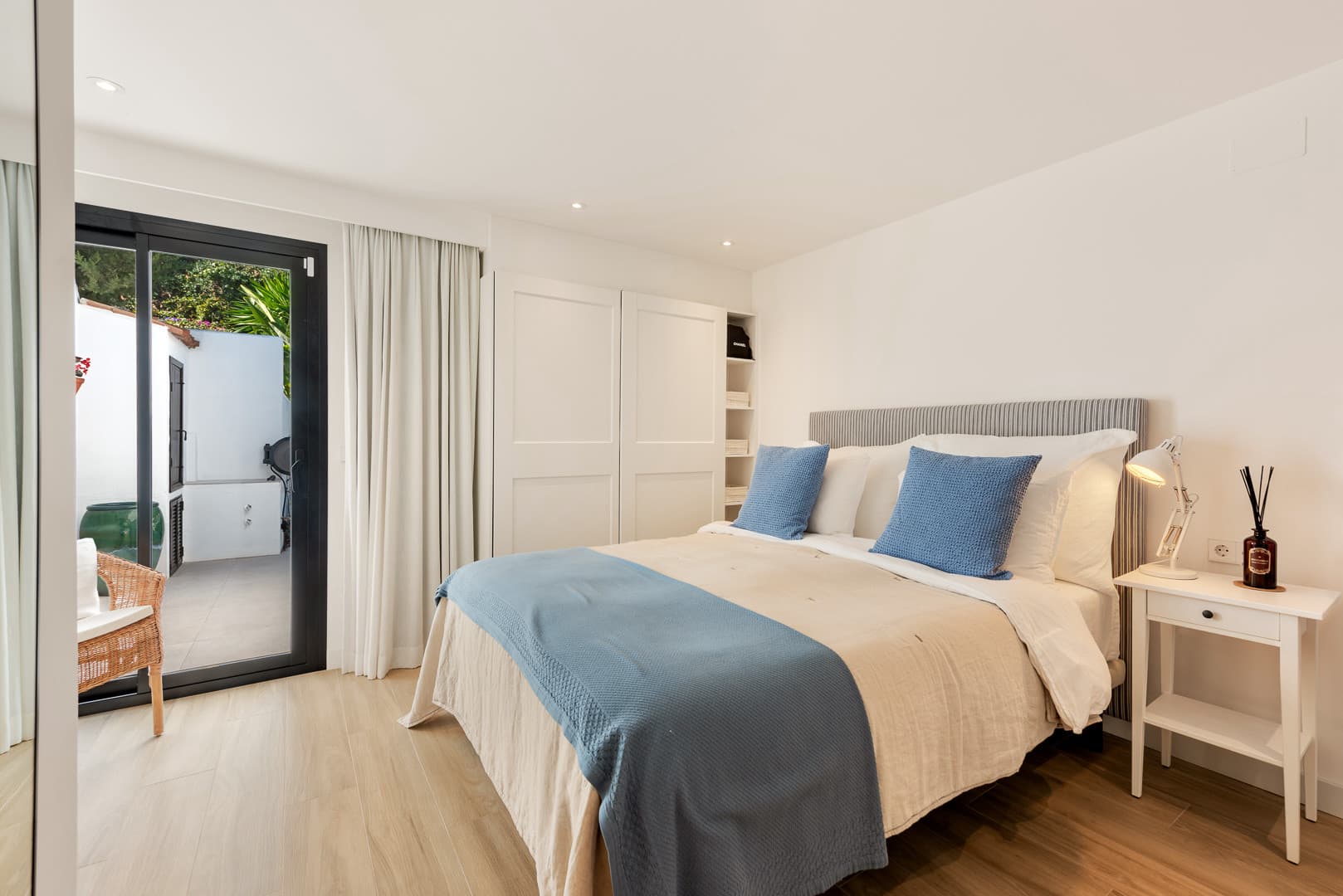Villa Verano - Stunning recently renovated villa with excellent sea views situated in Sierra Blanca, Marbella