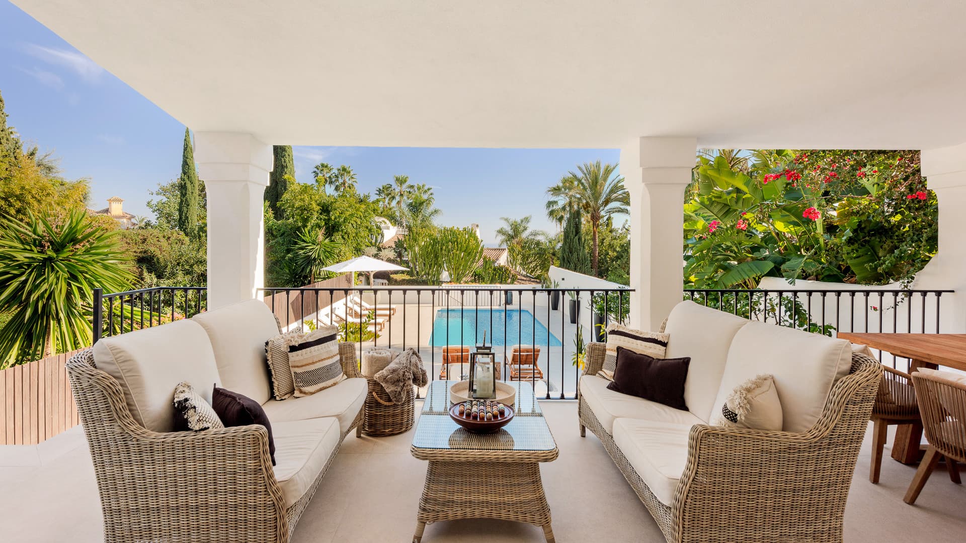Villa Verano - Stunning recently renovated villa with excellent sea views situated in Sierra Blanca, Marbella