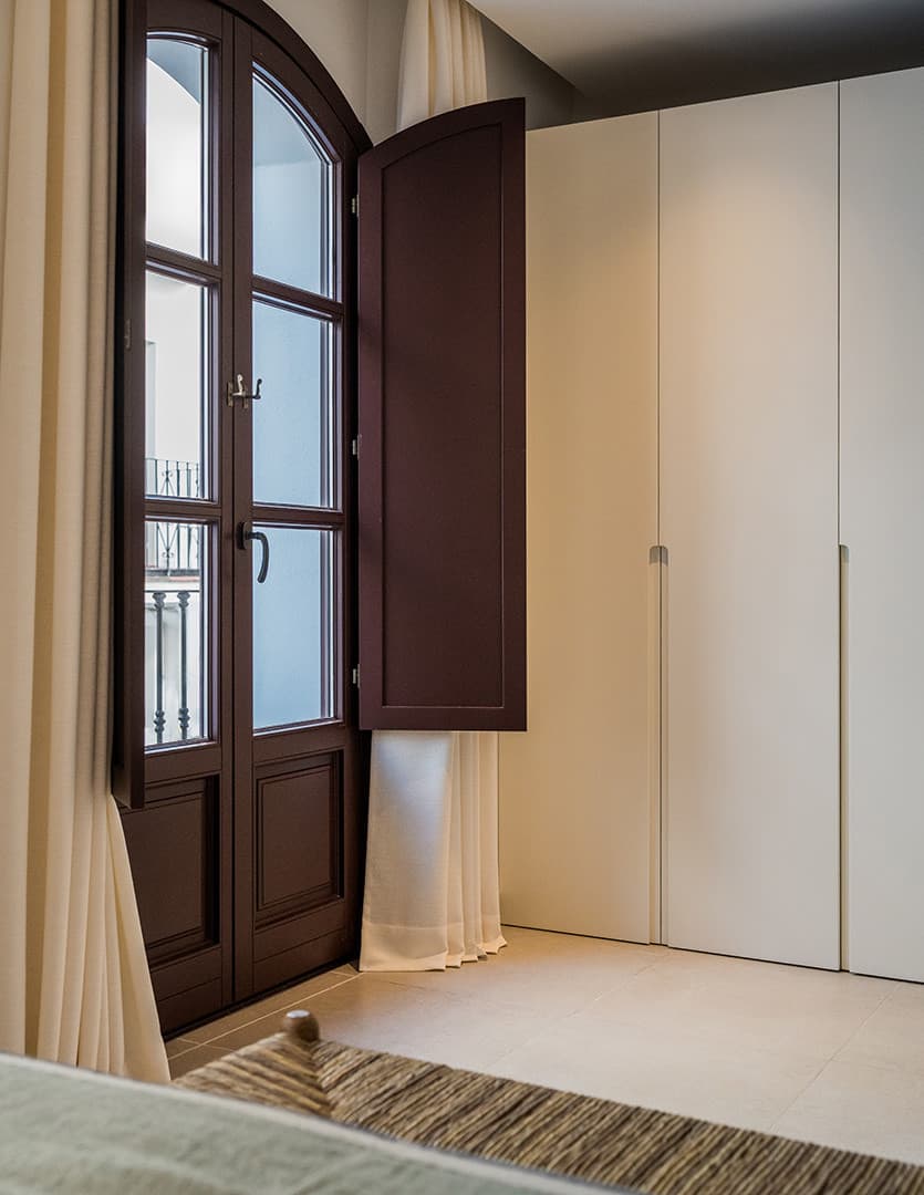 Modern 3-Bed Andalusian Townhouse with Patio and Spacious Terraces