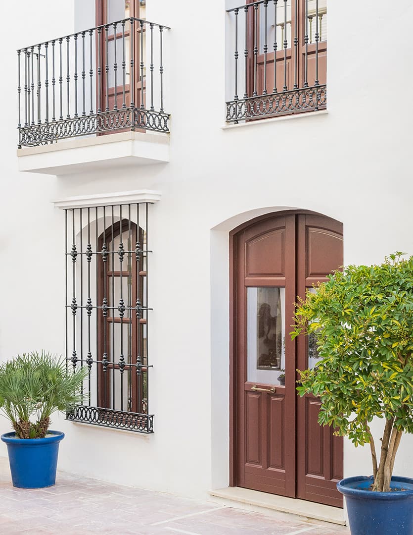 Modern 3-Bed Andalusian Townhouse with Patio and Spacious Terraces