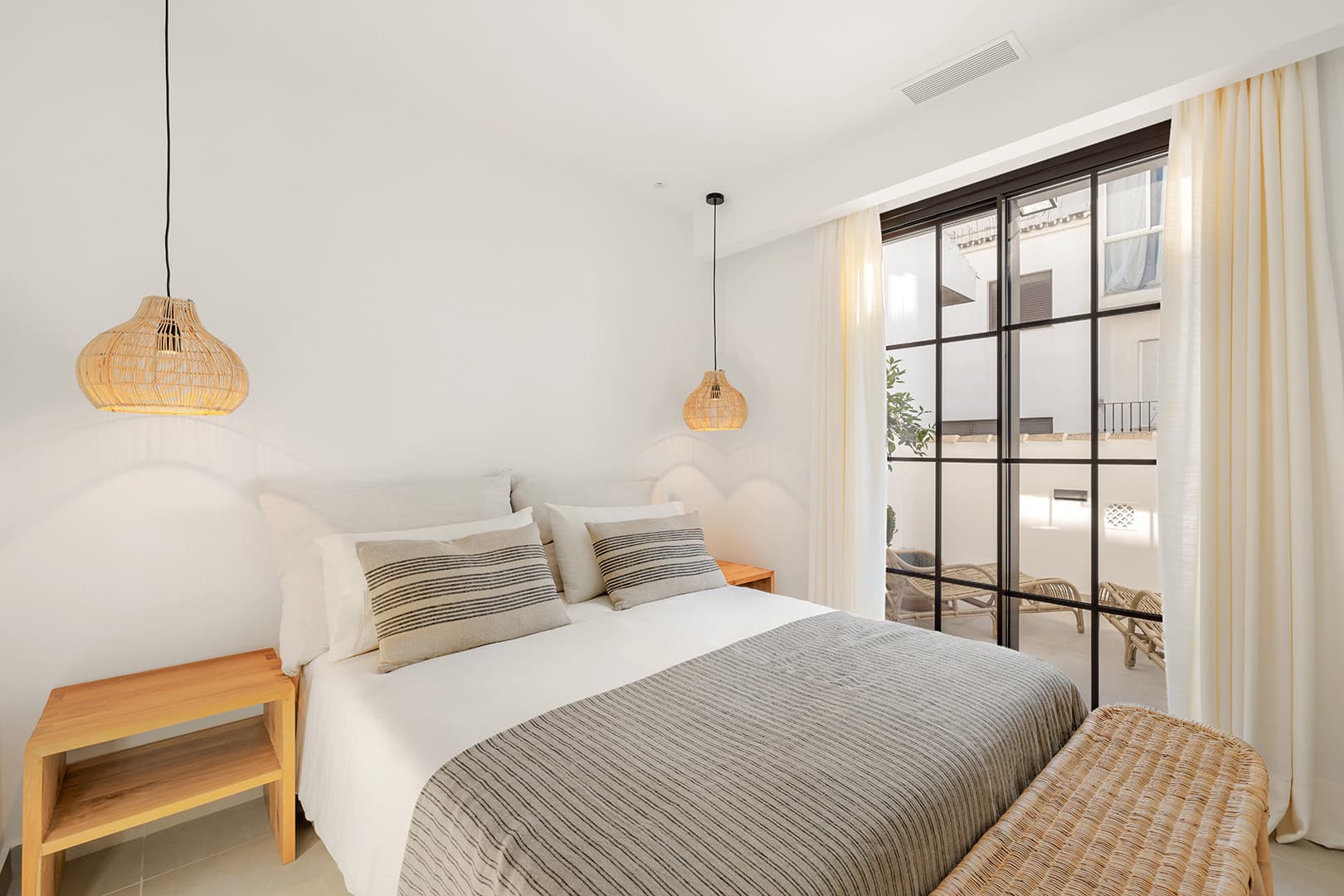 Modern 3-Bed Andalusian Townhouse with Patio and Spacious Terraces