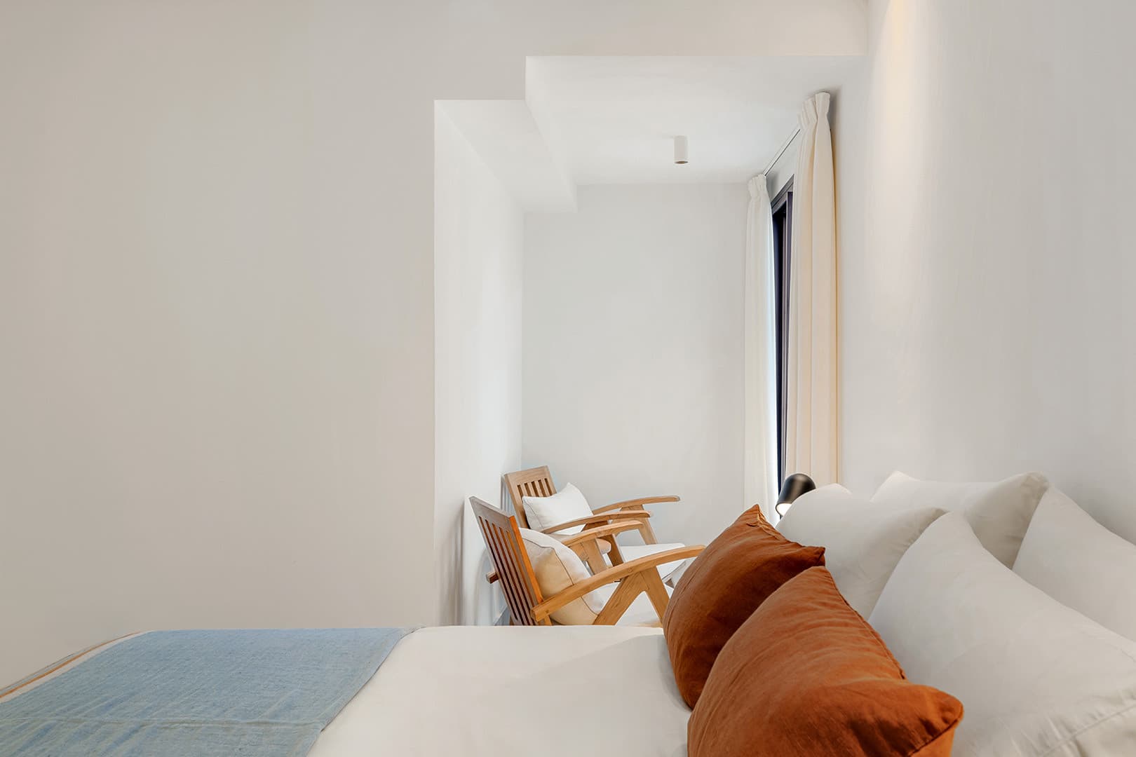 Modern 3-Bed Andalusian Townhouse with Patio and Spacious Terraces