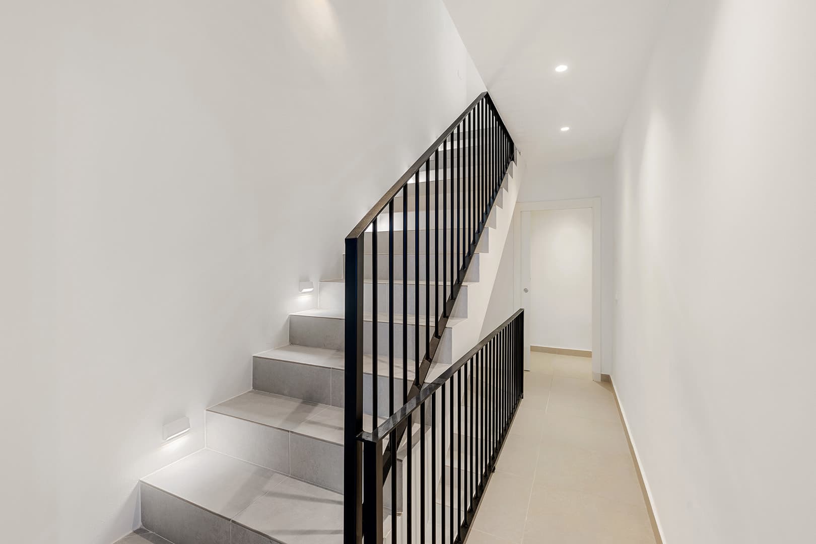 Modern 3-Bed Andalusian Townhouse with Patio and Spacious Terraces