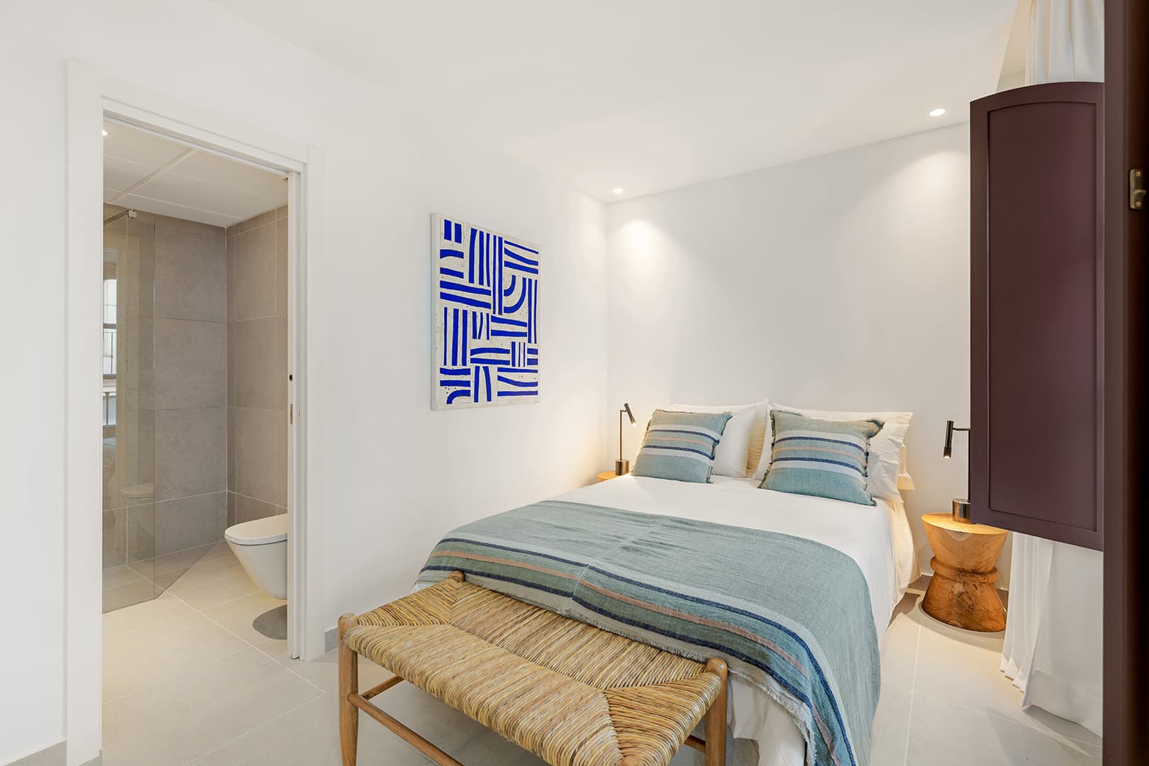 Modern 3-Bed Andalusian Townhouse with Patio and Spacious Terraces