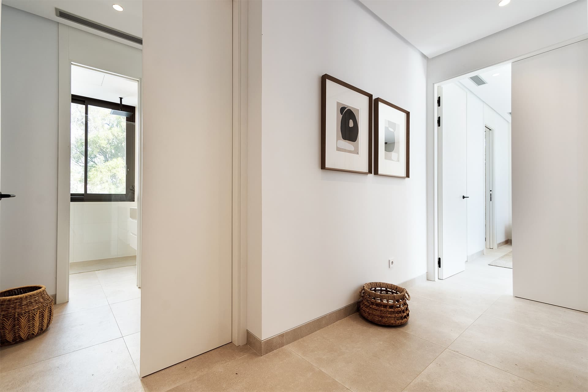 Beautiful villa in a gated community in the center of Marbella, near the beach