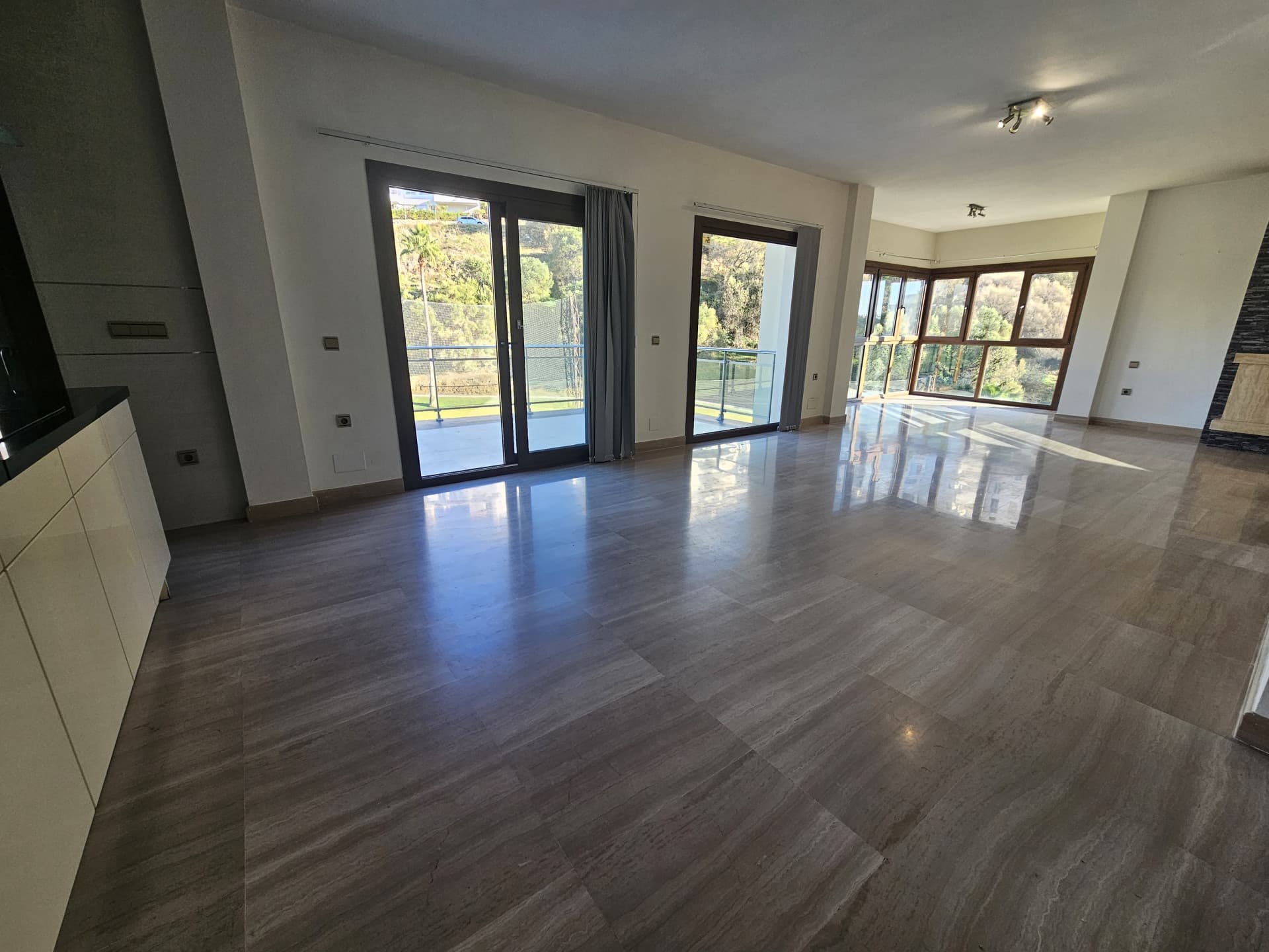Elegant 3 bedroom villa in Riviera de Sol - LONG TERM RENTAL Welcome to your dream home on the beautiful Riviera de Sol