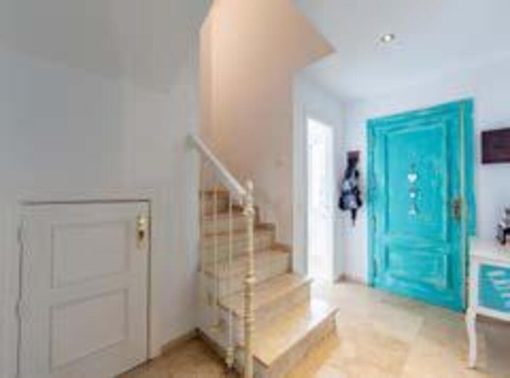 Ideal Townhouse in the Heart of San Pedro – Comfort, Location, and Lifestyle Discover the perfect combination of comfort