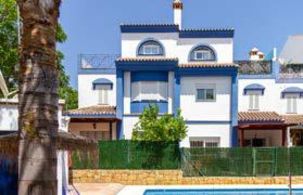 Ideal Townhouse in the Heart of San Pedro – Comfort, Location, and Lifestyle Discover the perfect combination of comfort