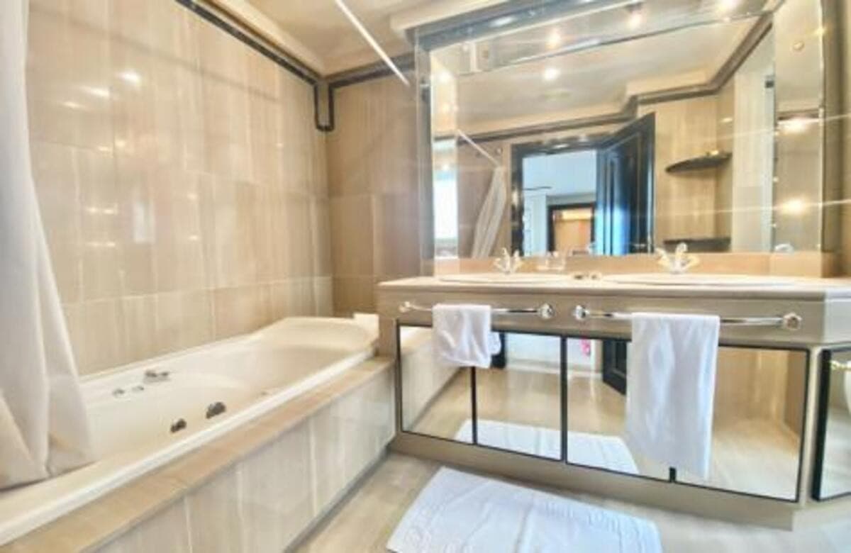 Luxury short-term rental apartment – Mare Nostrum, Marbella Enjoy an exclusive stay in one of Marbella’s most prestigiou