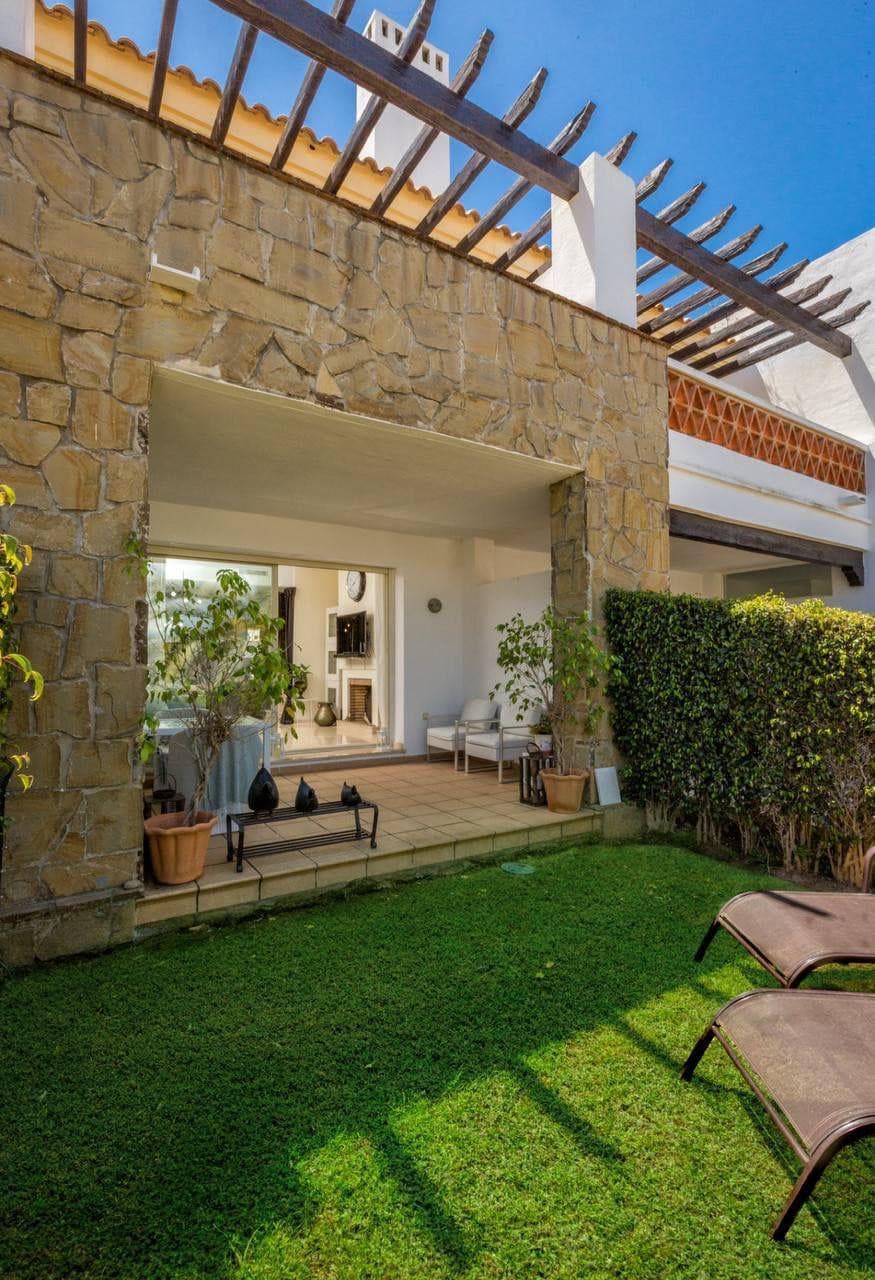 EXCLUSIVE TOWNHOUSE WITH PANORAMIC VIEWS IN LA CALA GOLF RESORT Magnificent 3-bedroom townhouse, located in the prestigi