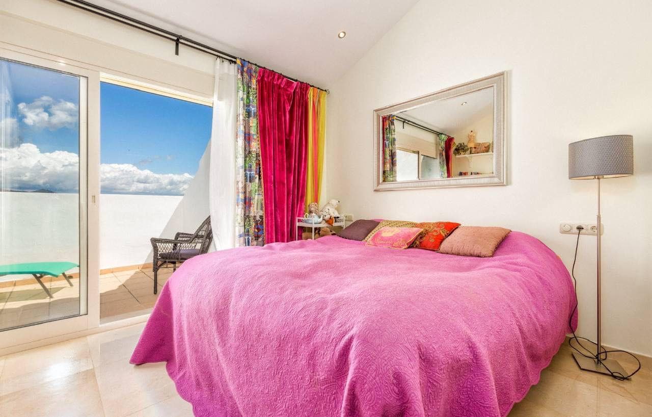 EXCLUSIVE TOWNHOUSE WITH PANORAMIC VIEWS IN LA CALA GOLF RESORT Magnificent 3-bedroom townhouse, located in the prestigi