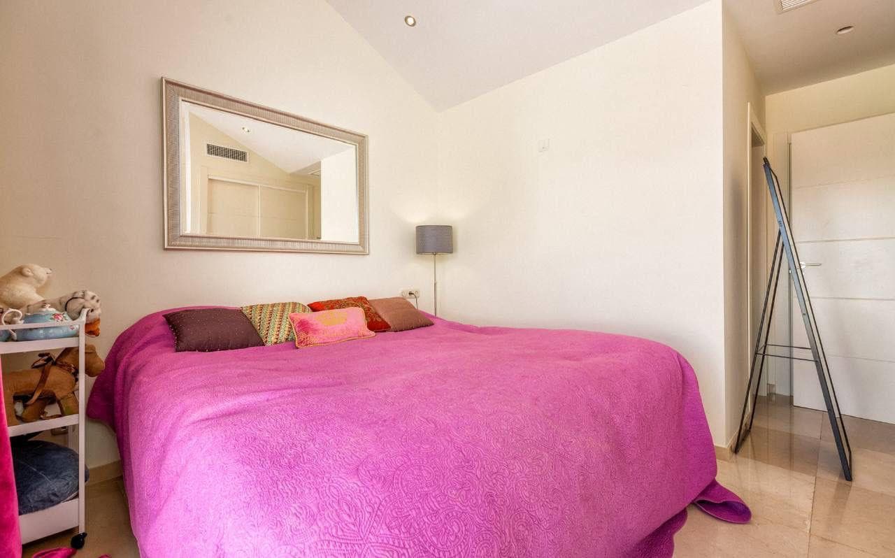 EXCLUSIVE TOWNHOUSE WITH PANORAMIC VIEWS IN LA CALA GOLF RESORT Magnificent 3-bedroom townhouse, located in the prestigi