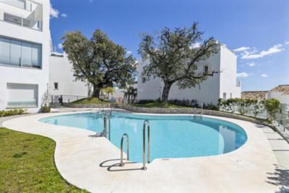 Exclusive luxury duplex penthouse with stunning sea and mountain views Discover this spectacular luxury duplex penthouse