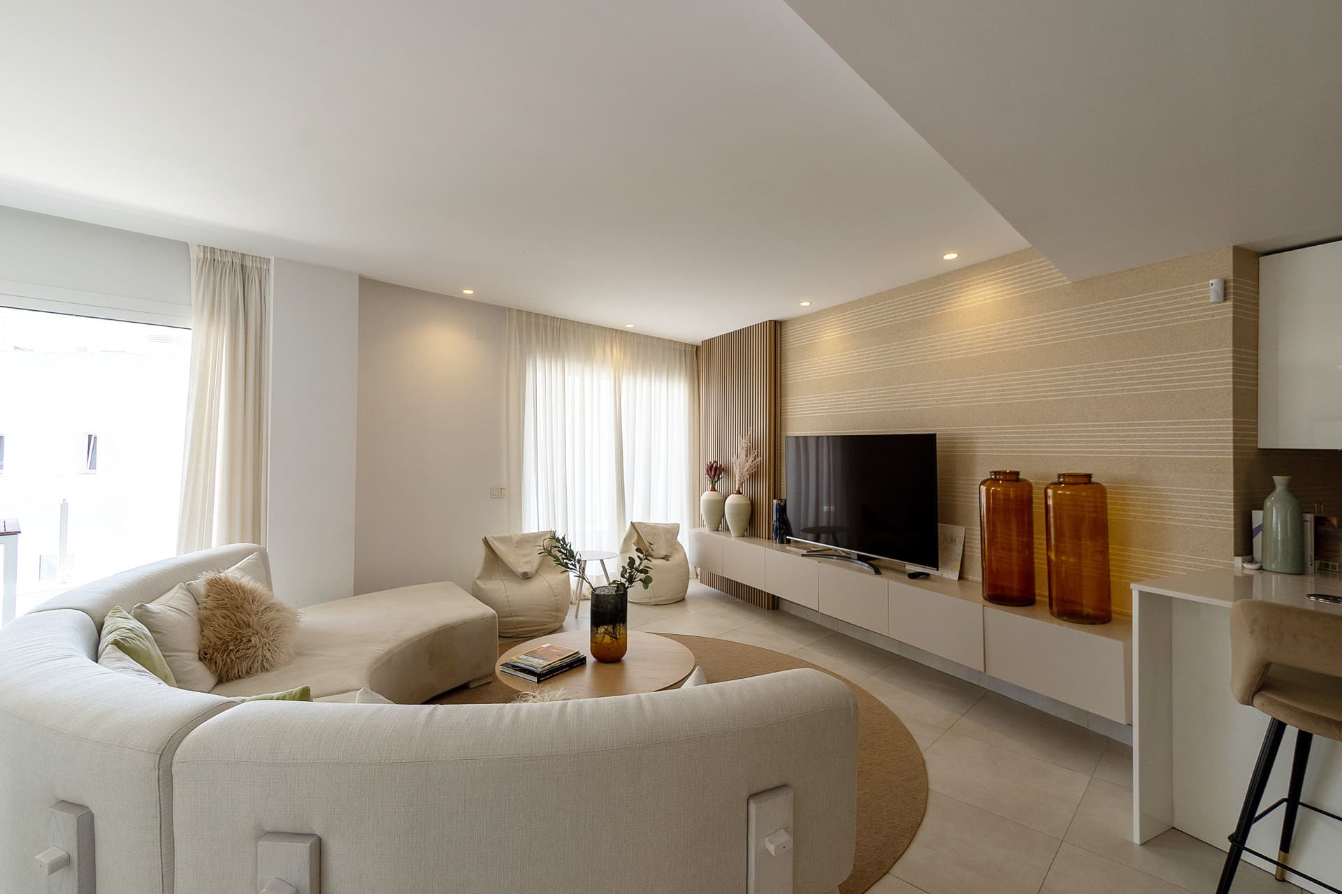 Exclusive luxury duplex penthouse with stunning sea and mountain views Discover this spectacular luxury duplex penthouse