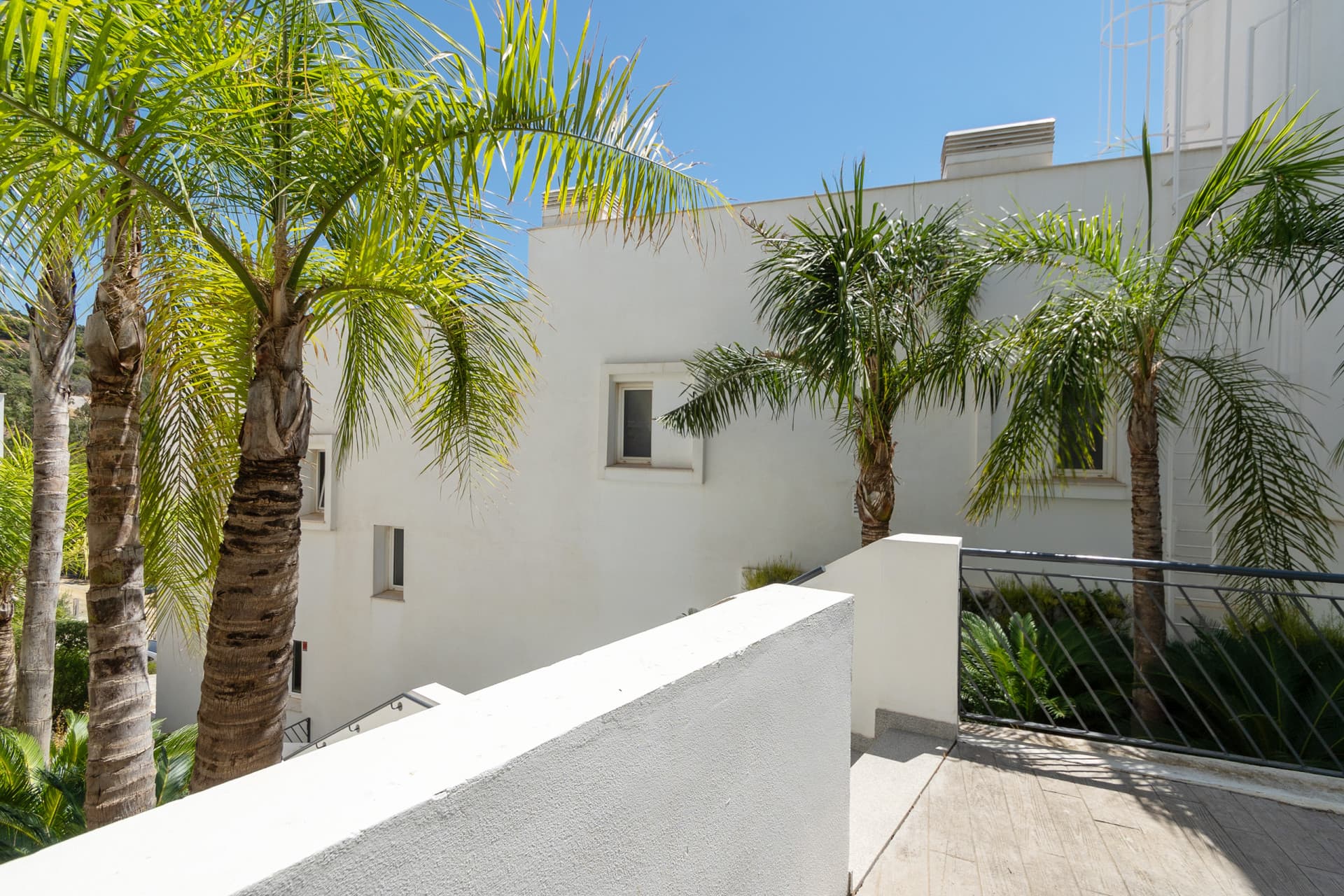 Exclusive luxury duplex penthouse with stunning sea and mountain views Discover this spectacular luxury duplex penthouse