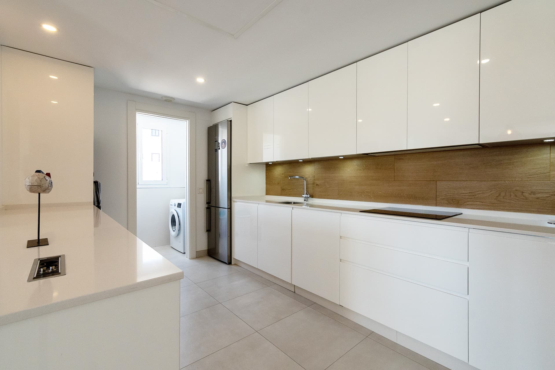 Exclusive luxury duplex penthouse with stunning sea and mountain views Discover this spectacular luxury duplex penthouse