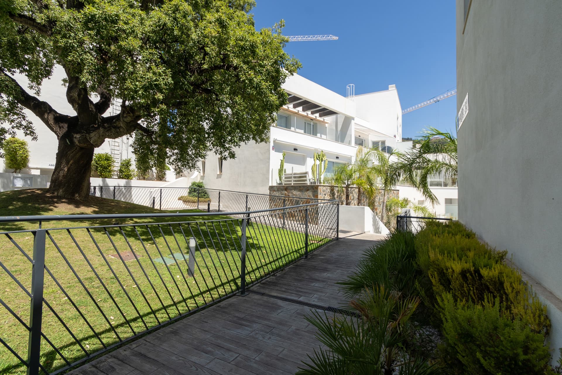 Exclusive luxury duplex penthouse with stunning sea and mountain views Discover this spectacular luxury duplex penthouse