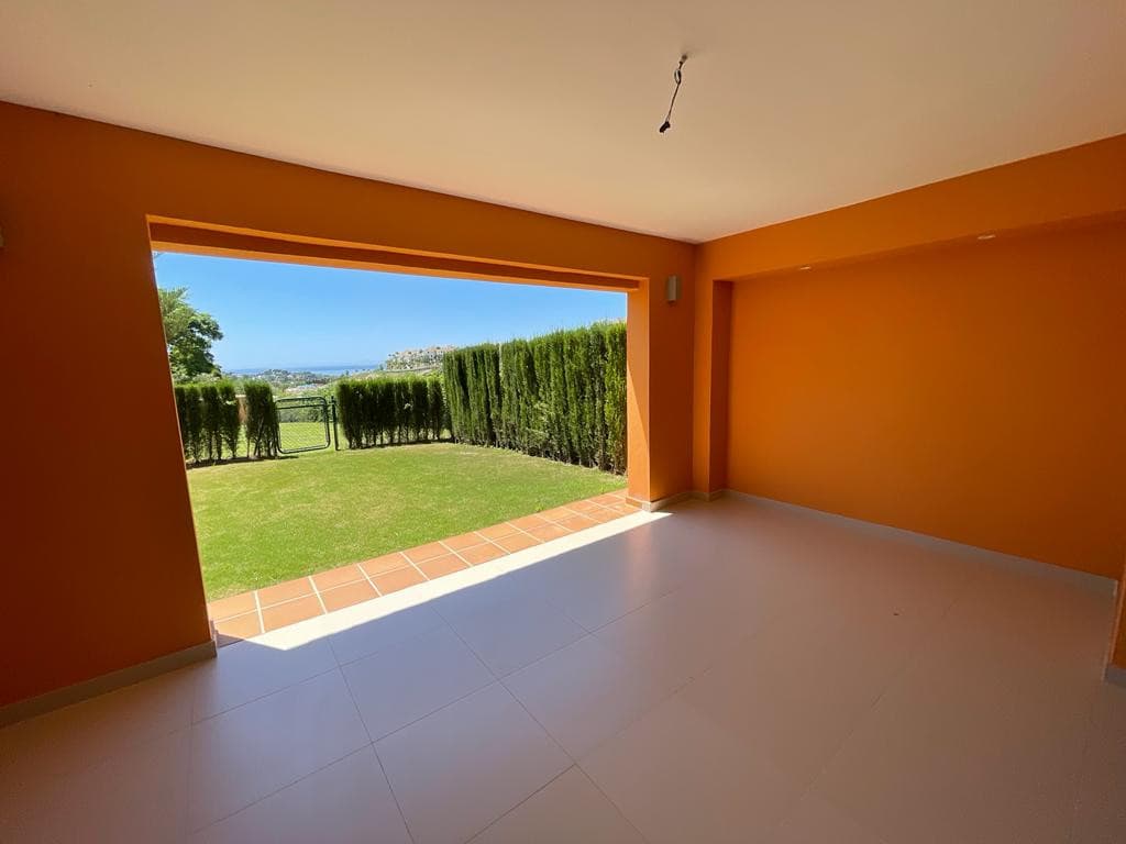 A three bedroom townhouse located in Paradise Bellevue, in El Paraíso, which is part of the New Golden Mile