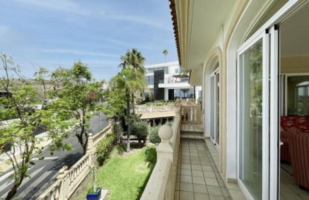 Villa for sale and for rent in La Alqueria, Benahavis