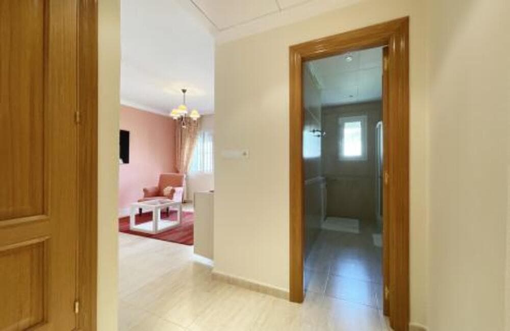 Villa for sale and for rent in La Alqueria, Benahavis