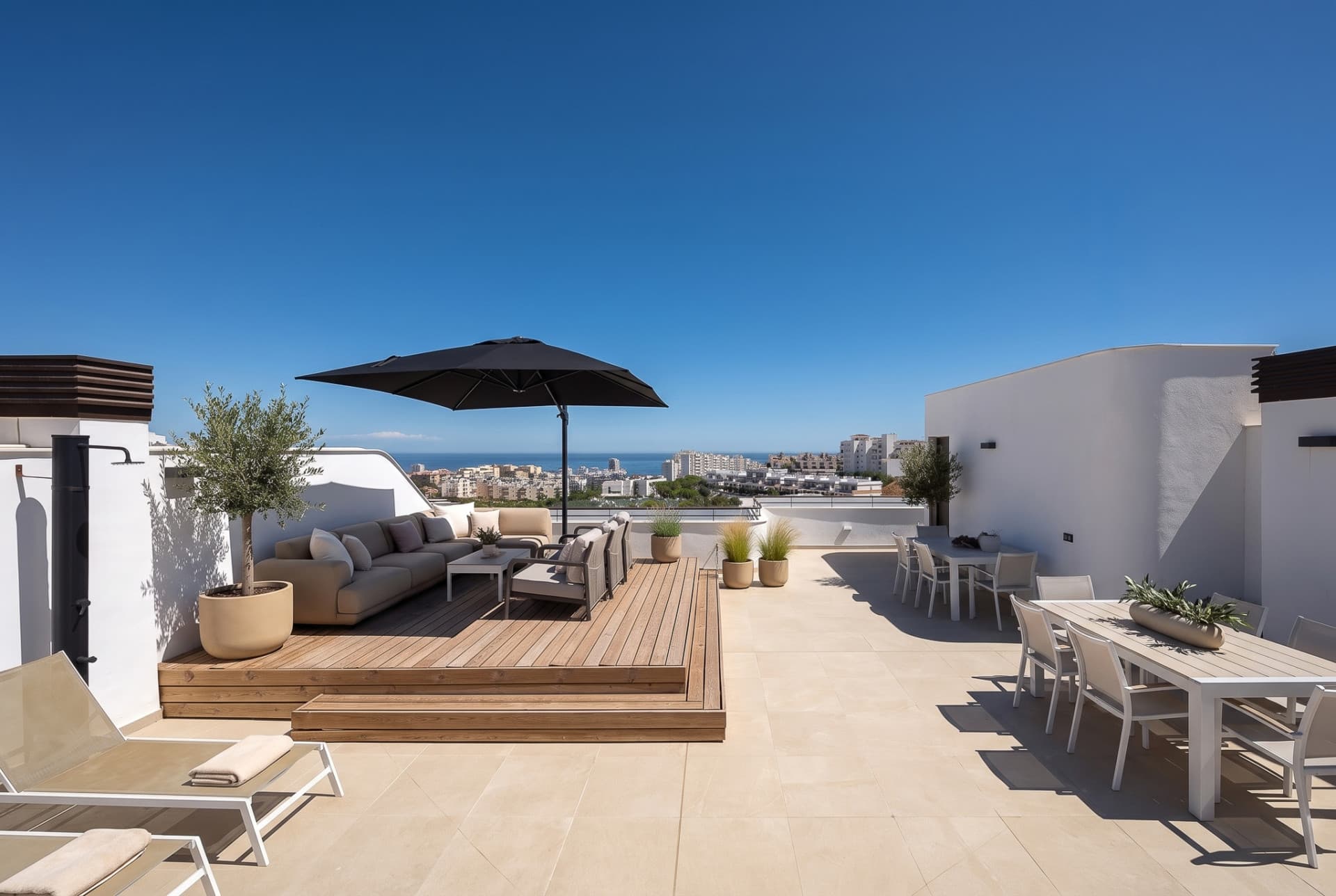 Espectacular ático dúplex de 3 dormitorios con vistas al mar y 117 m² de terrazas en Estepona