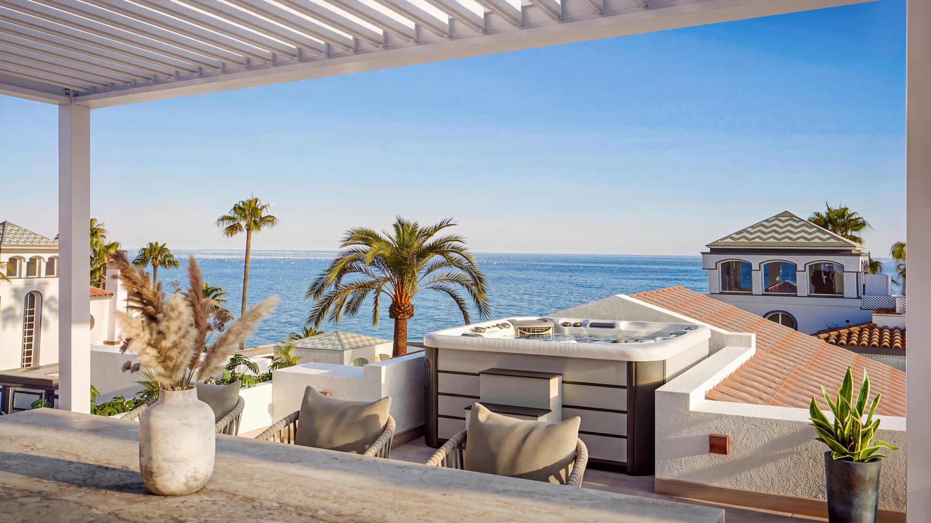 FÖRSTA MENINGEN: DOMINION BEACH - ESTEPONA