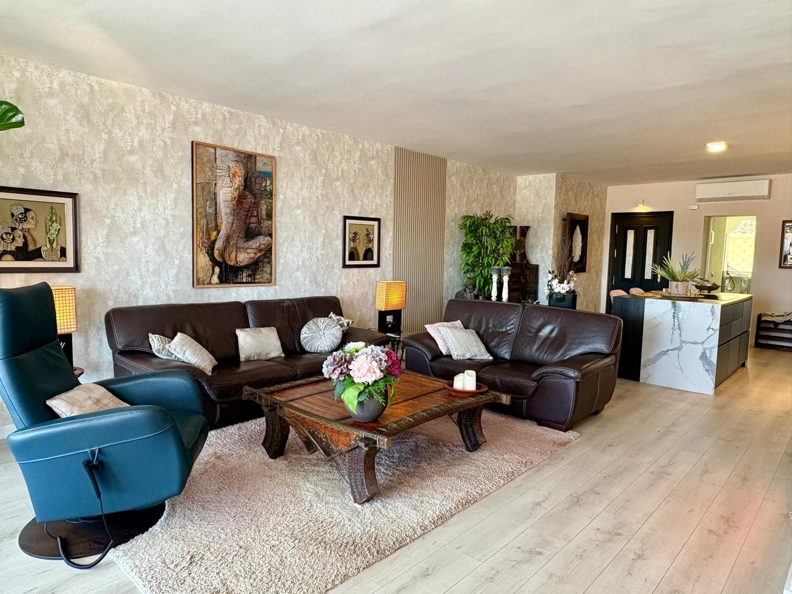 Fully renovated 2-bedroom apartment in Los Balcones de la Quinta, Benahavís