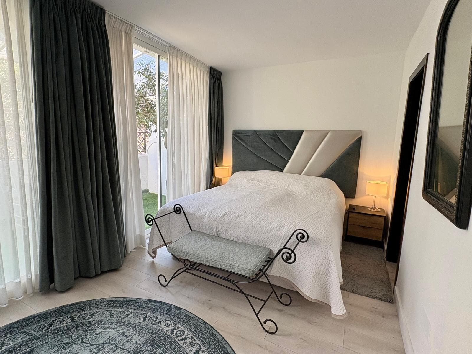 Fully renovated 2-bedroom apartment in Los Balcones de la Quinta, Benahavís