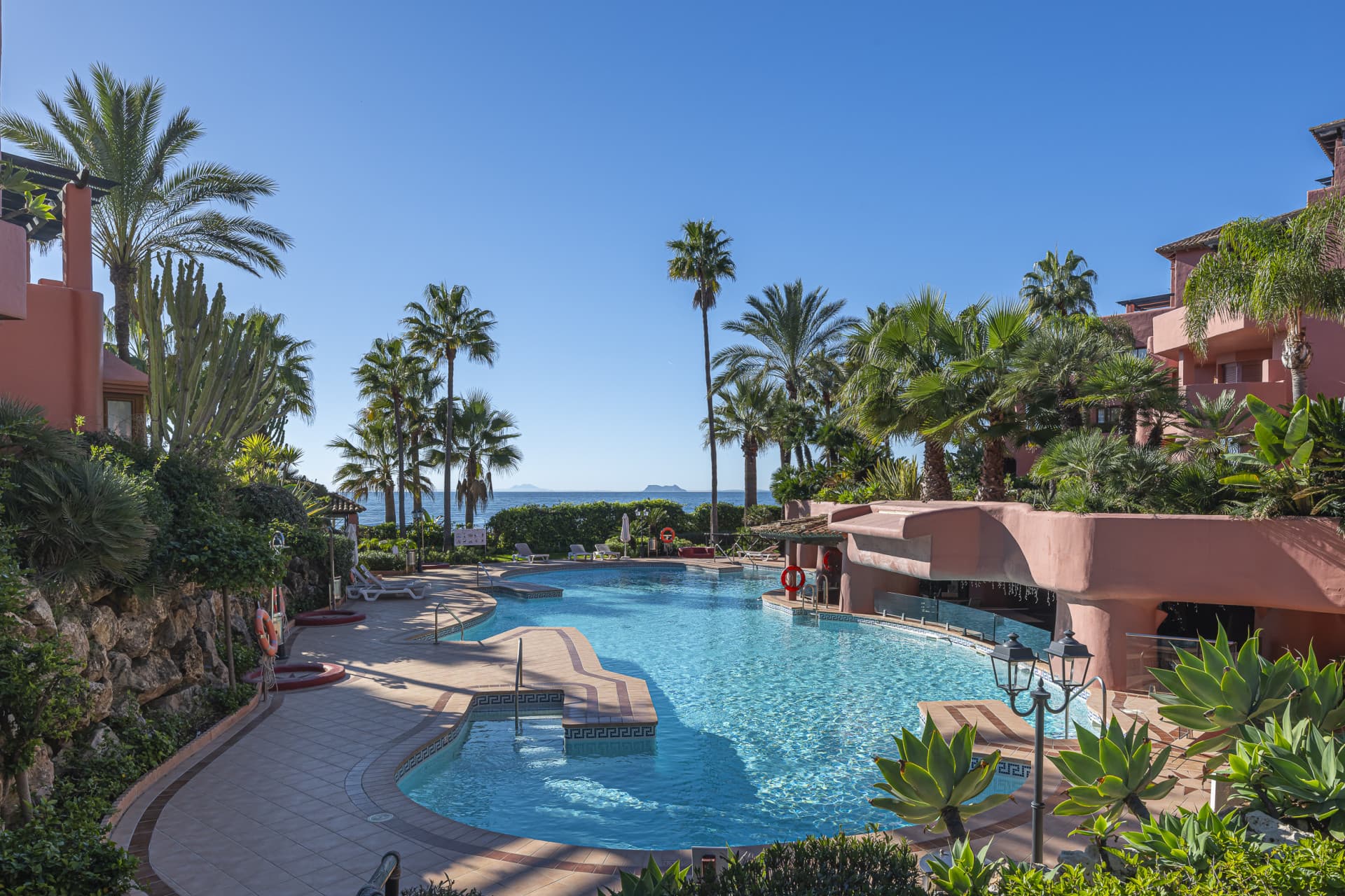 GROUND FLOOR APARTMENT - LUXURY - ESTEPONA
