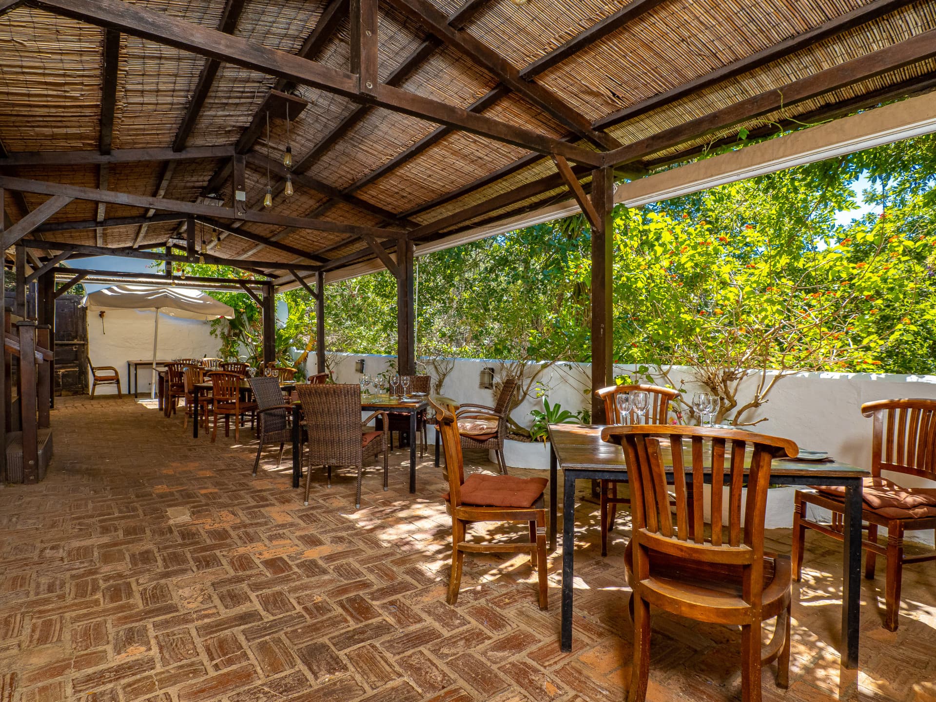 Charming and picturesque country house with swimming pool, located close to the village of Casares.