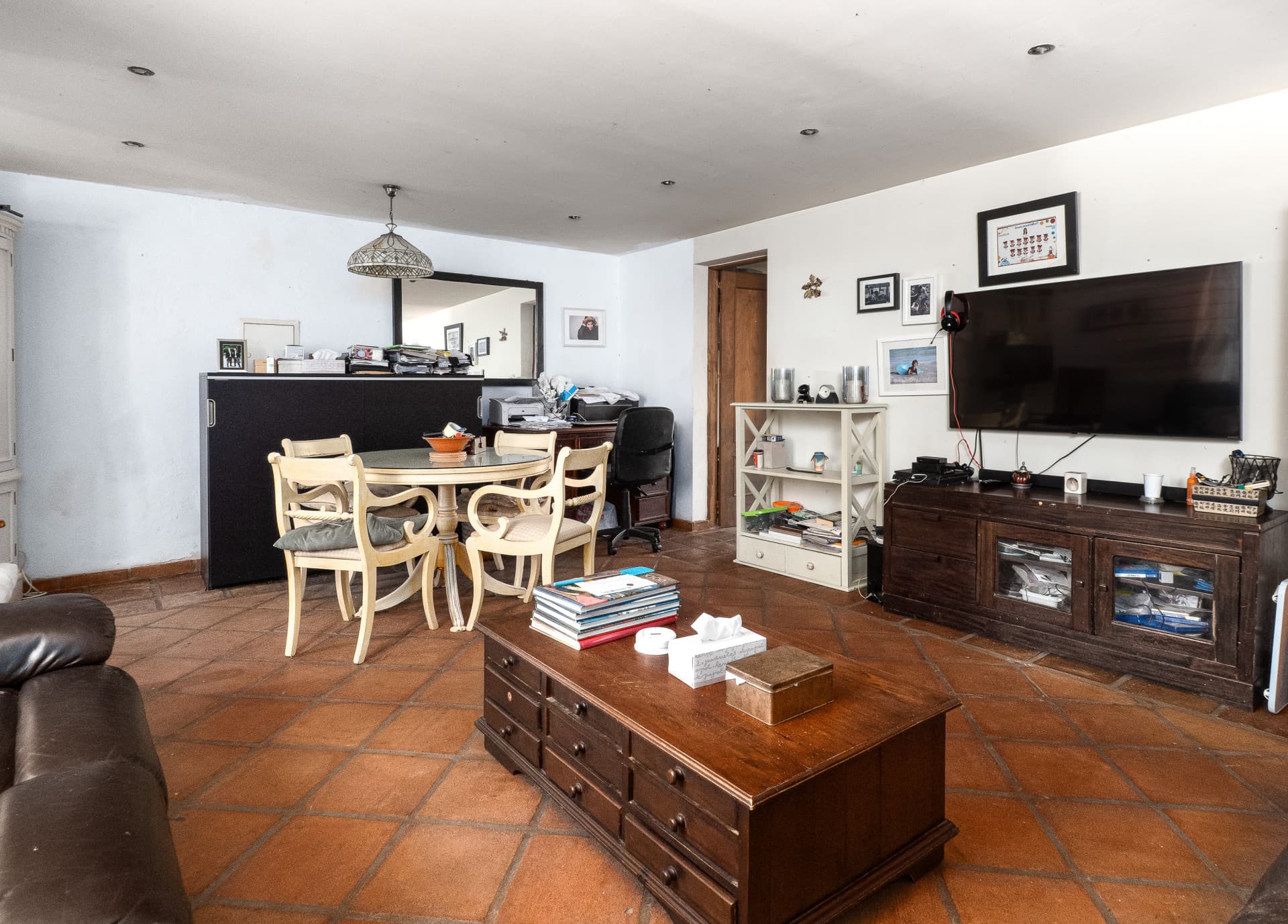Charming and picturesque country house with swimming pool, located close to the village of Casares.