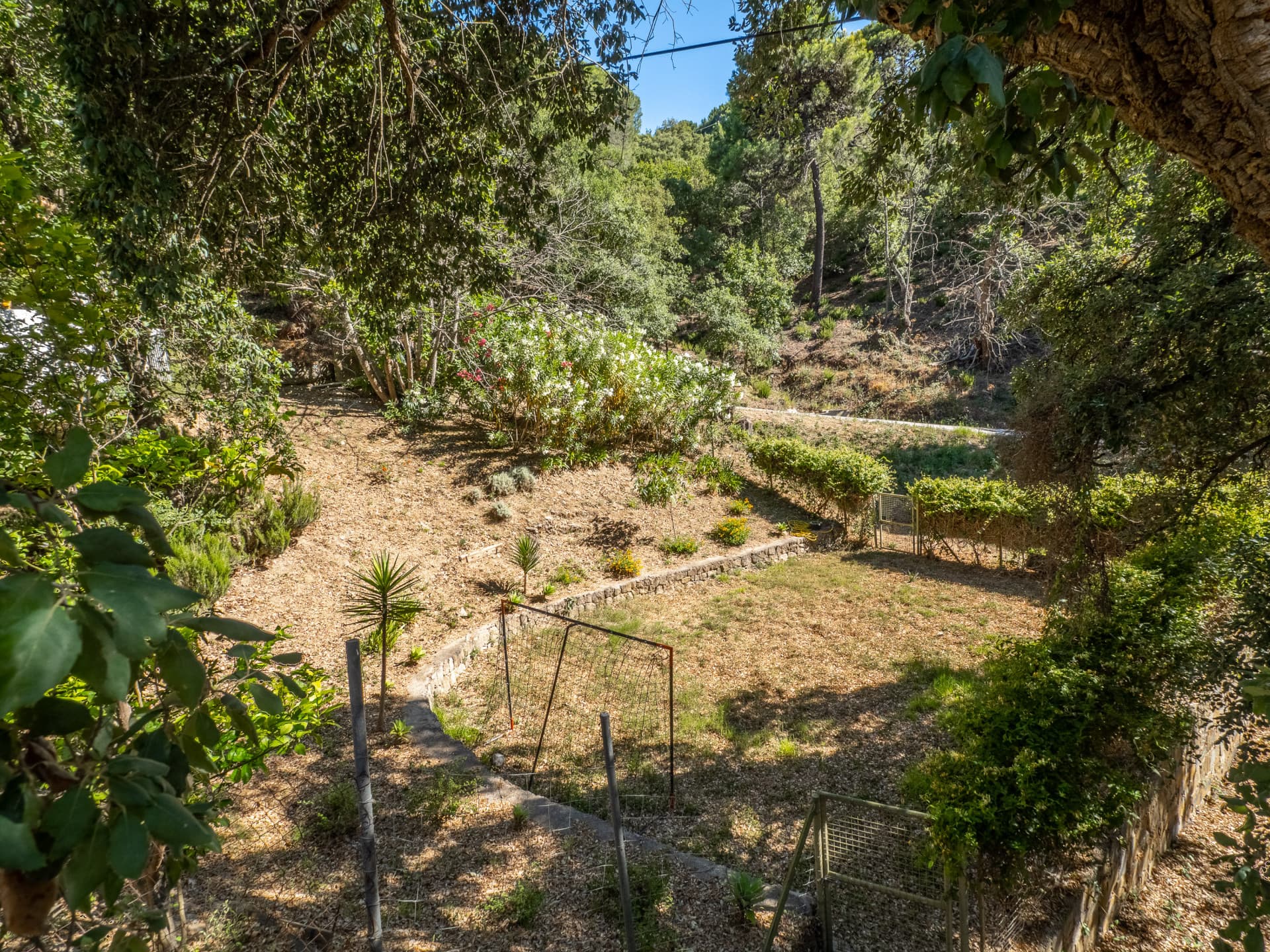 Charming and picturesque country house with swimming pool, located close to the village of Casares.