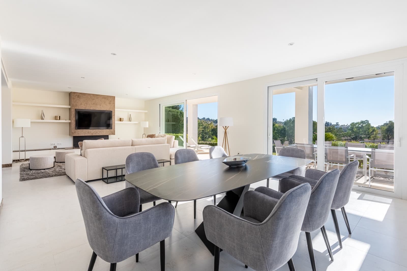 Luxury Frontline Golf Villa with Heated Pool in El Paraíso