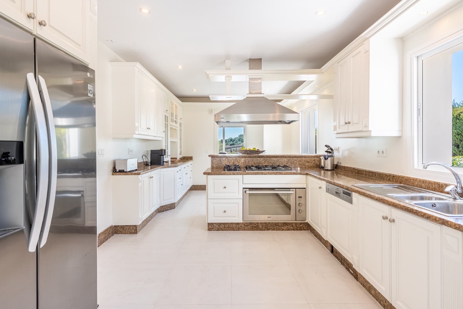 Luxury Frontline Golf Villa with Heated Pool in El Paraíso