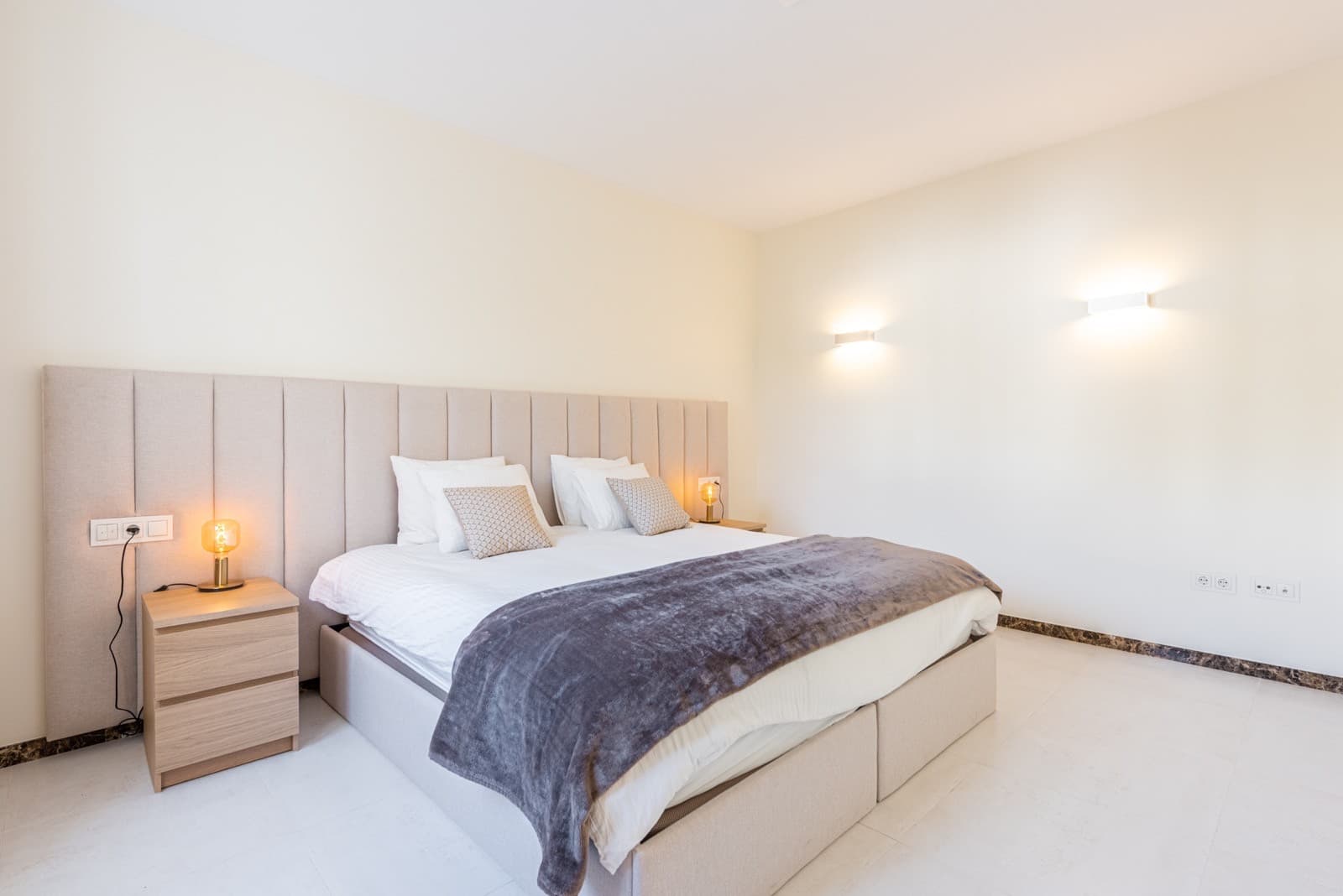 Luxury Frontline Golf Villa with Heated Pool in El Paraíso