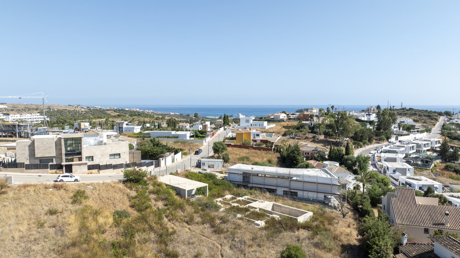 Parcela en venta en Estepona – 880 m² con opciones de desarrollo flexibles Esta parcela de 880,33 m², ubicada en una zon