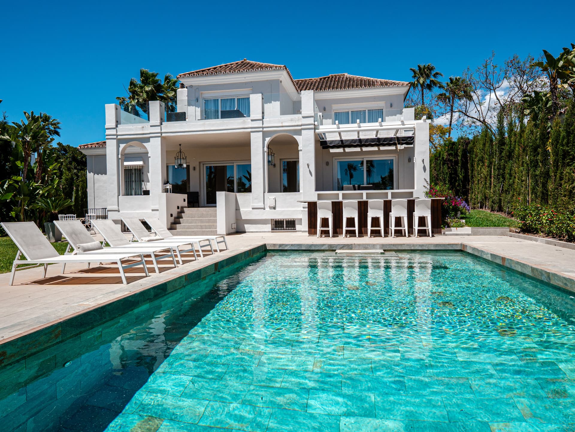 Luxury Six-Bedroom Villa in Nueva Andalucía’s Prestigious Golf Valley