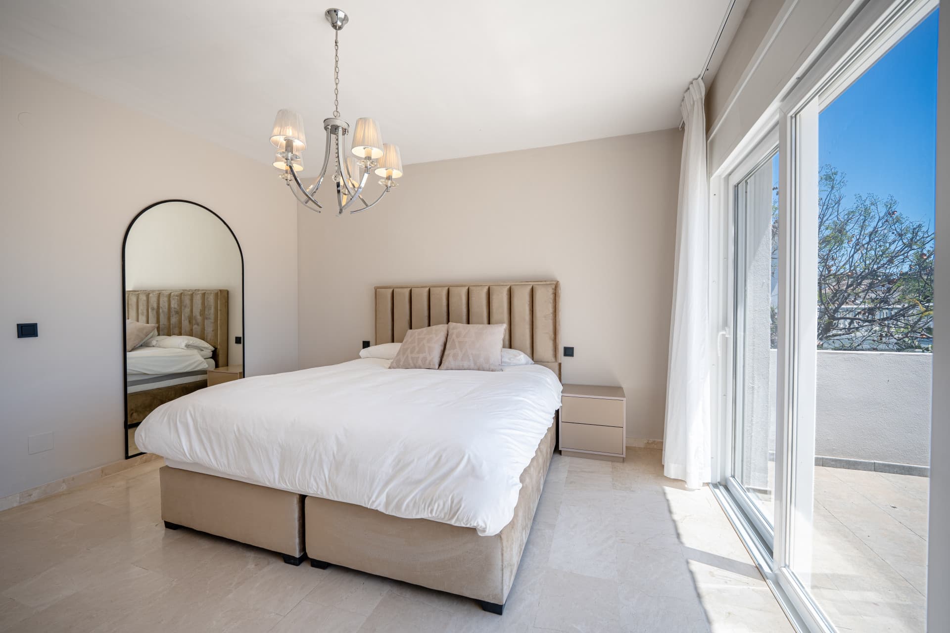 Luxury Six-Bedroom Villa in Nueva Andalucía’s Prestigious Golf Valley