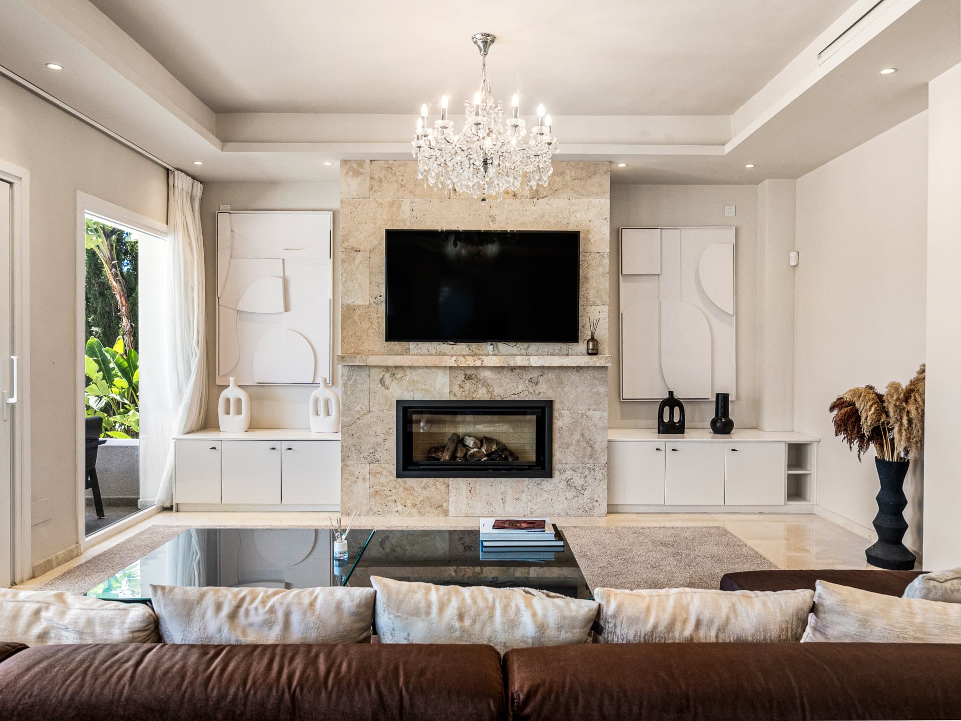 Luxury Six-Bedroom Villa in Nueva Andalucía’s Prestigious Golf Valley