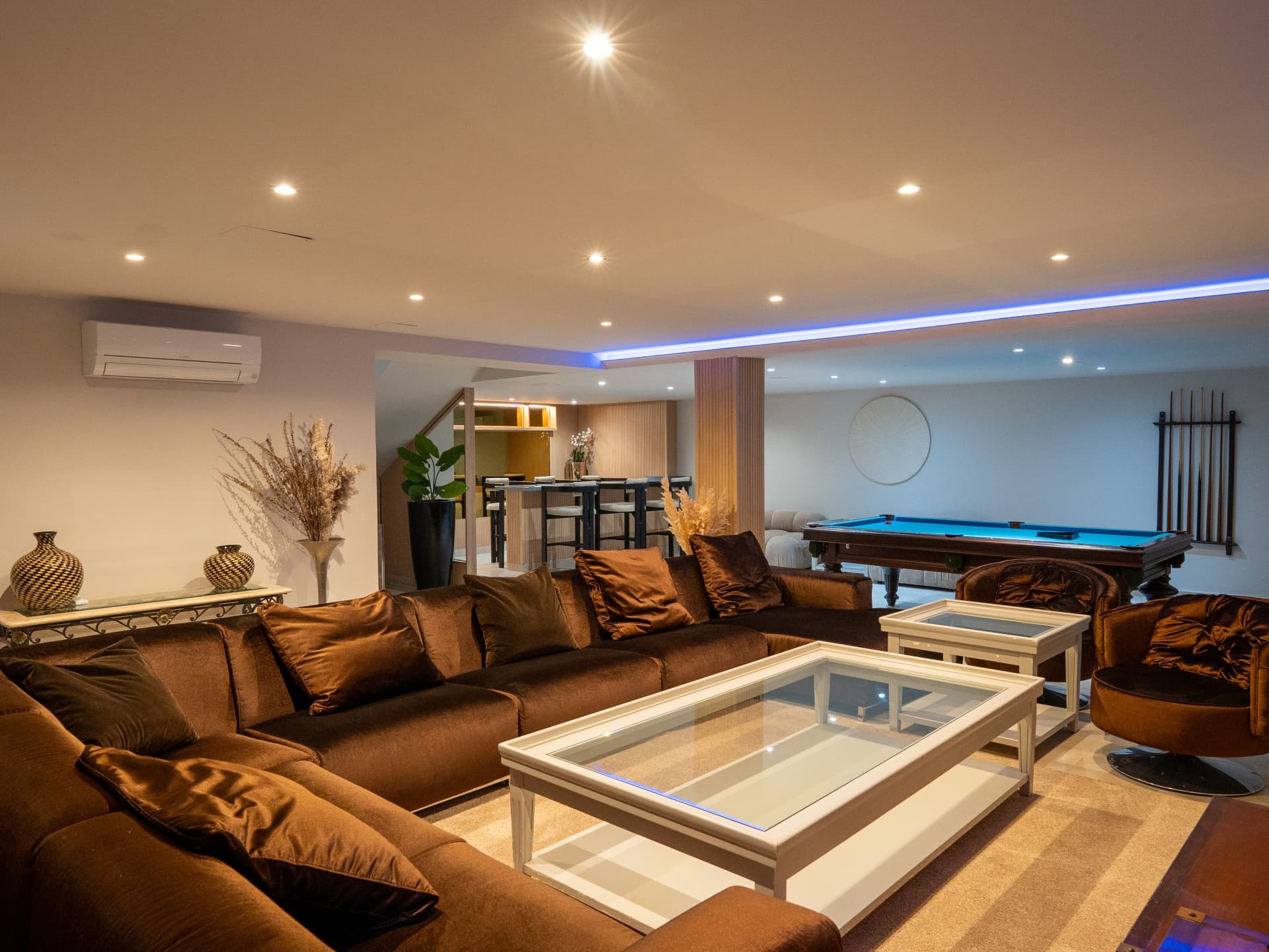 Luxury Six-Bedroom Villa in Nueva Andalucía’s Prestigious Golf Valley