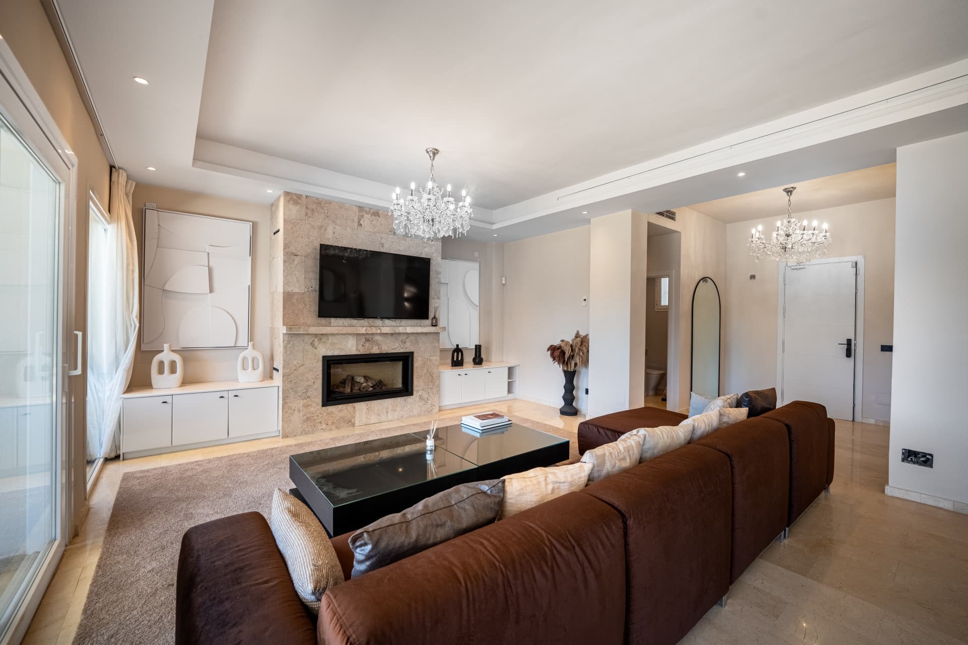 Luxury Six-Bedroom Villa in Nueva Andalucía’s Prestigious Golf Valley